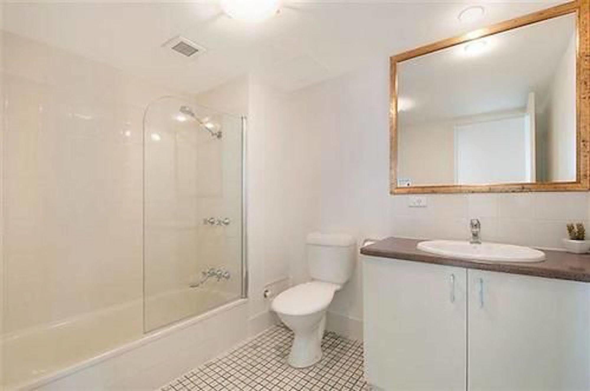 บูเลวาร์ดทาวเวอร์ฮอลิเดย์อพาร์ตเมนท์ Aparthotel โกลด์โคสต์ ภายนอก รูปภาพ